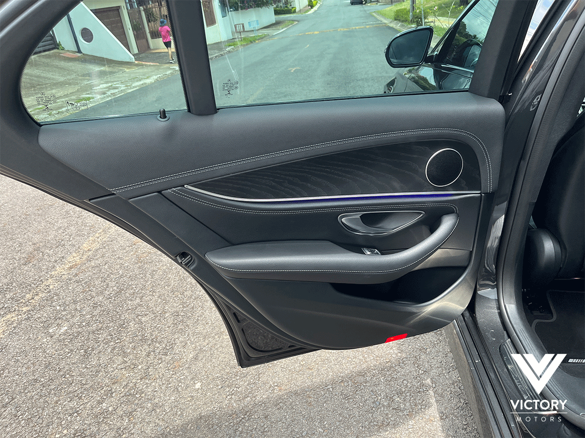 MERCEDES-BENZ E300 - 2022