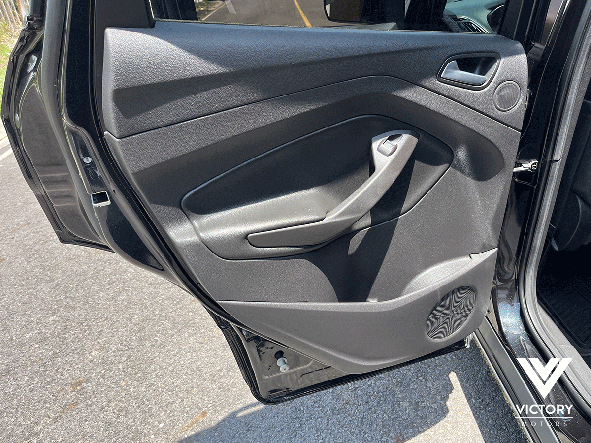 FORD ESCAPE - 2015