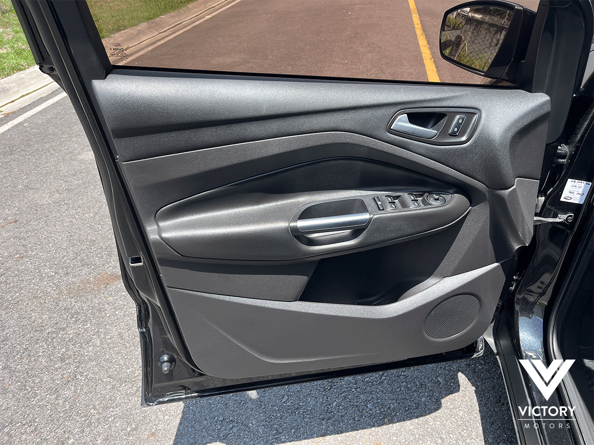 FORD ESCAPE - 2015