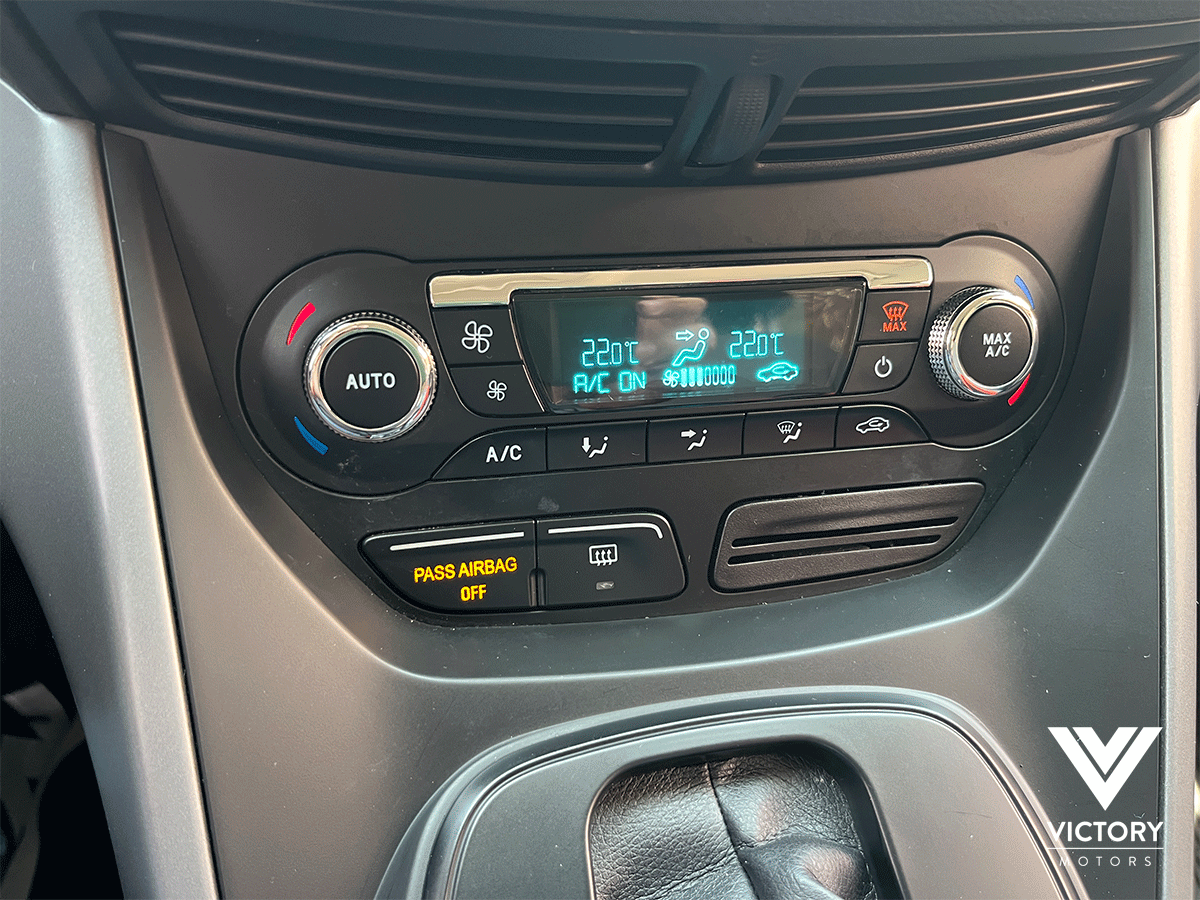 FORD ESCAPE - 2015