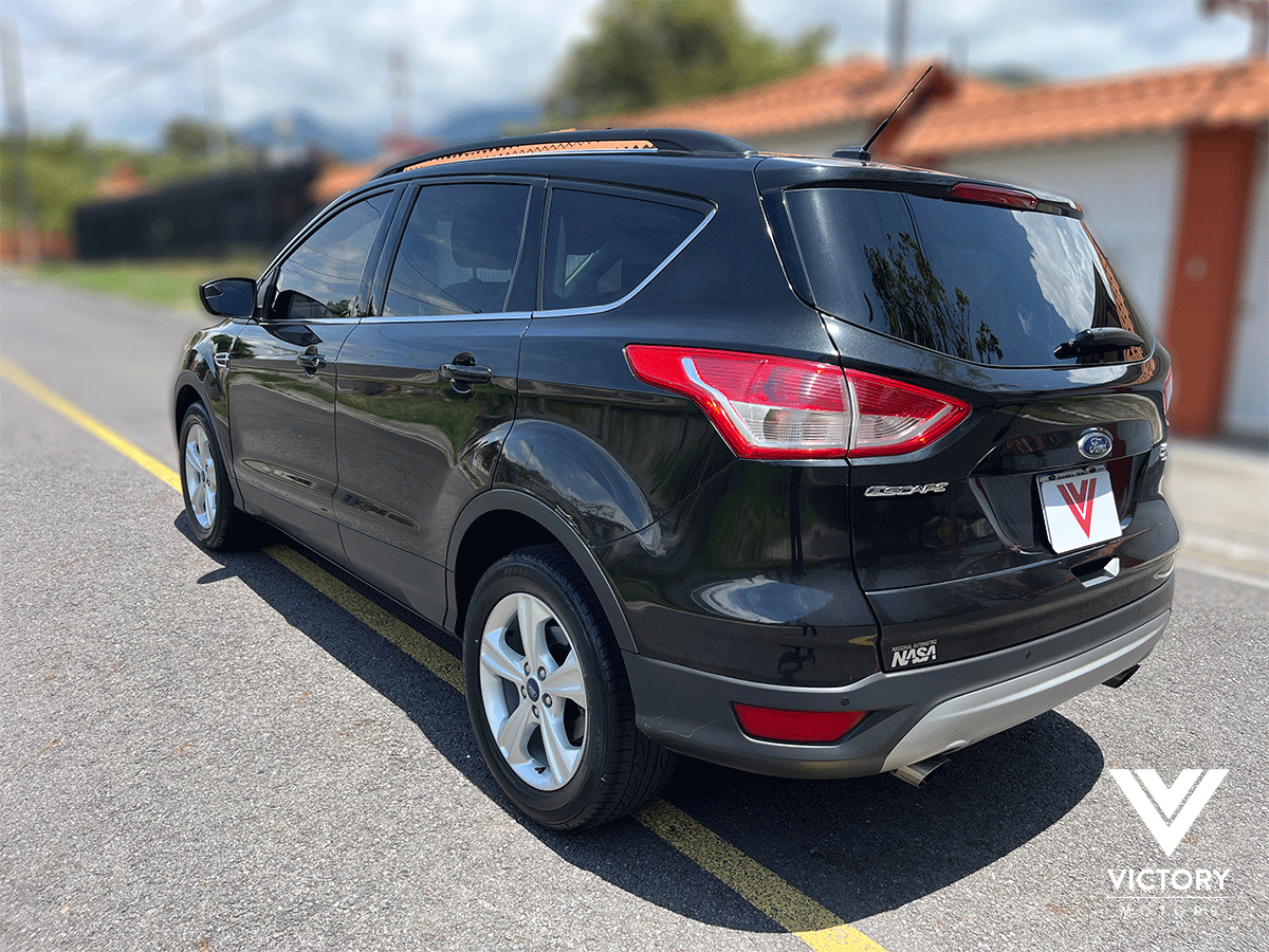 FORD ESCAPE - 2015