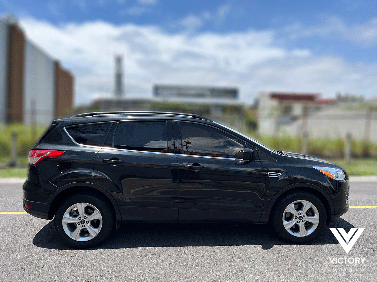 FORD ESCAPE - 2015