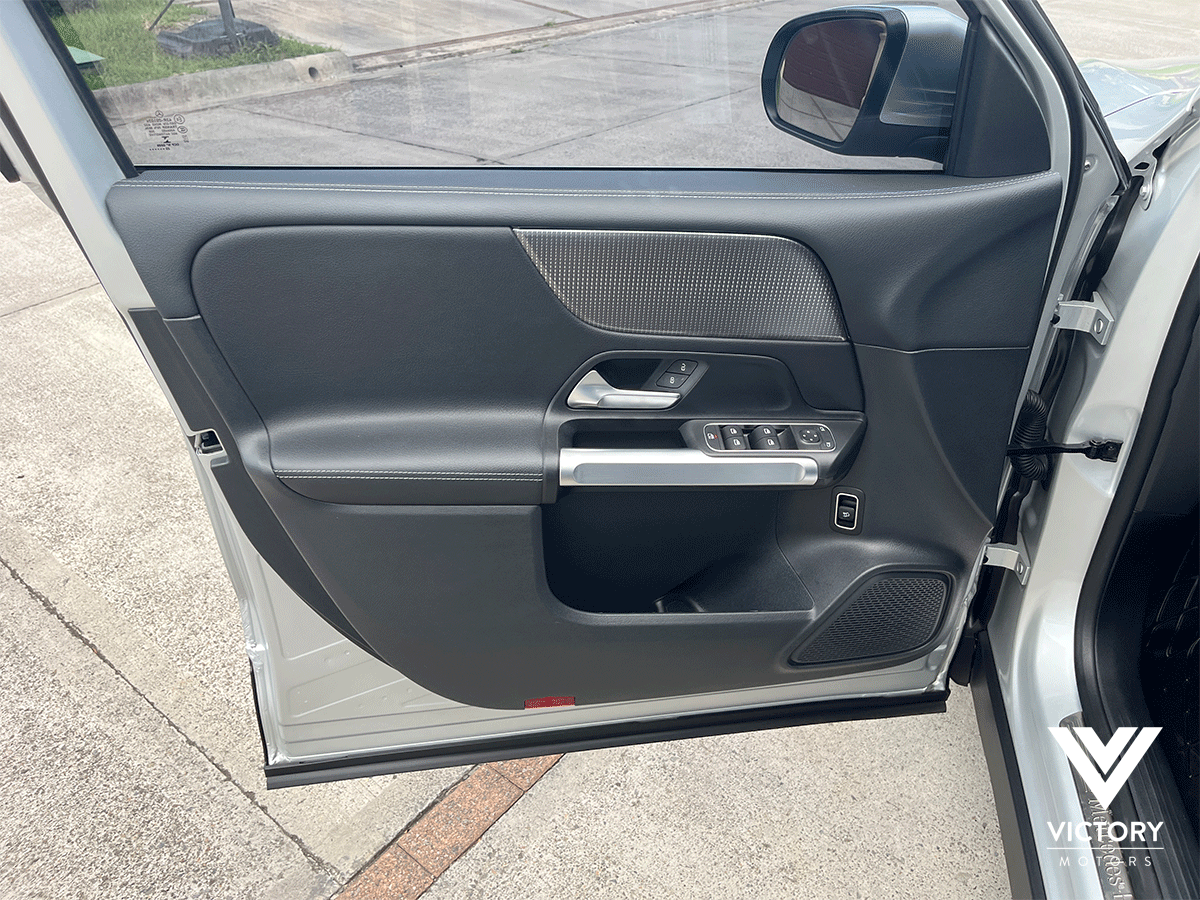 MERCEDES-BENZ GLB 200 - 2023
