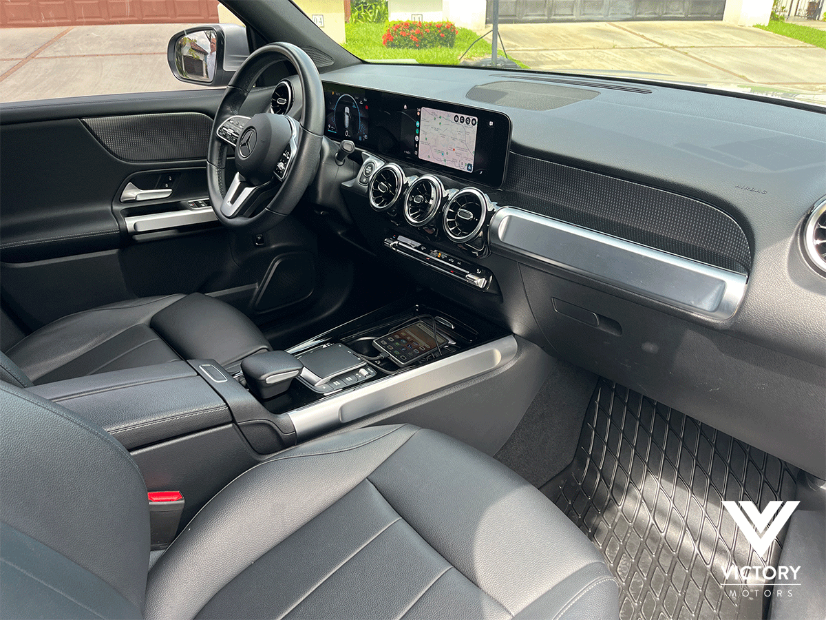 MERCEDES-BENZ GLB 200 - 2023