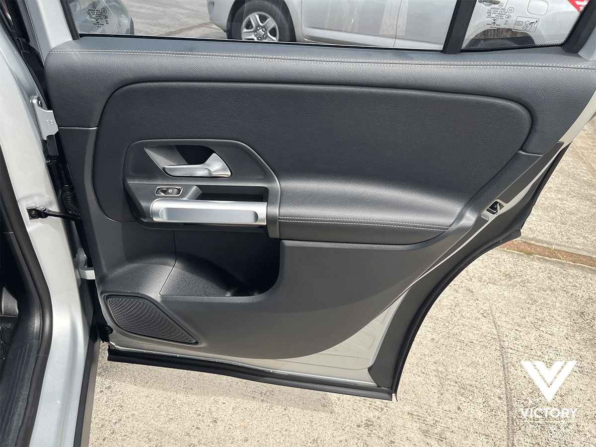 MERCEDES-BENZ GLB 200 - 2023